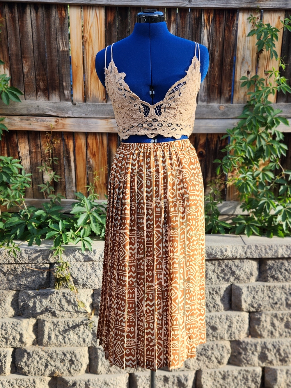 Vintage Leslie Fay Dresses | Tribal Print Pleated Midi Skirt